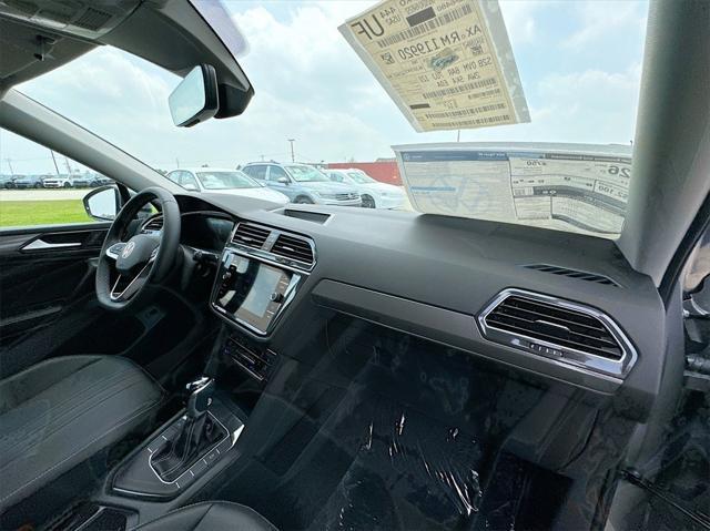Photo of 2024 Silver Volkswagen Tiguan