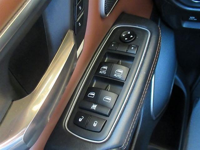 Photo of 2019 Icy White RAM 1500