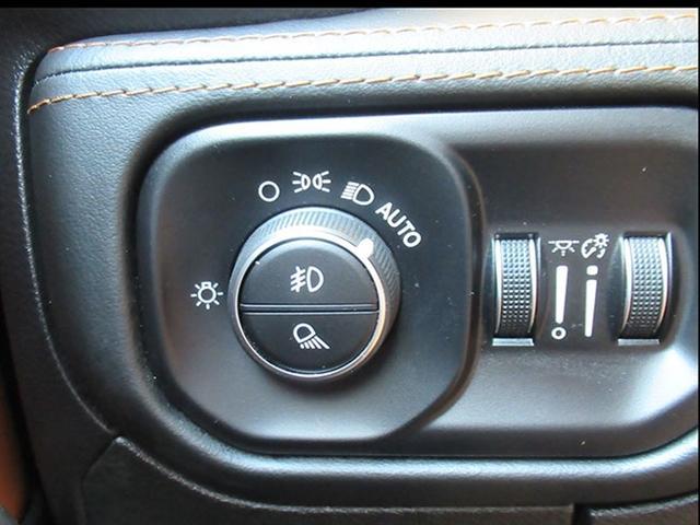 Photo of 2019 Icy White RAM 1500