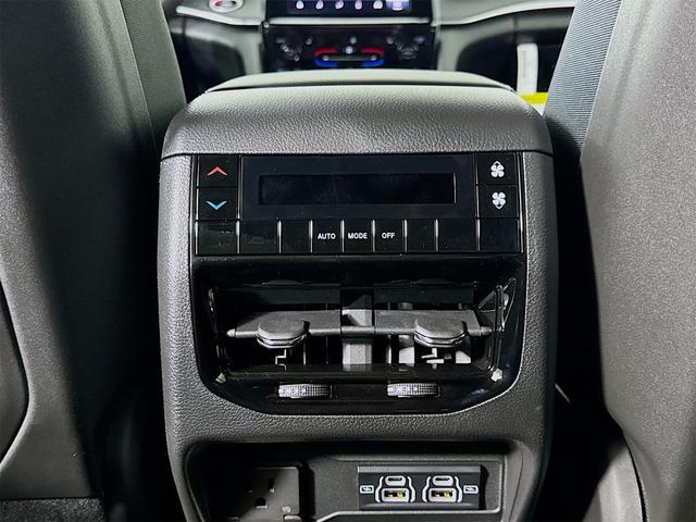 Photo of 2025 Silver Zynith Jeep Grand Cherokee L