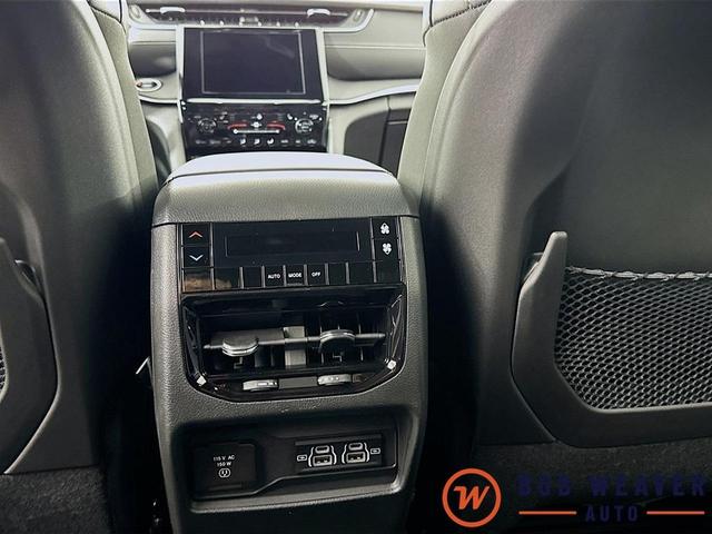 Photo of 2025 Bright White Clearcoat Jeep Grand Cherokee L