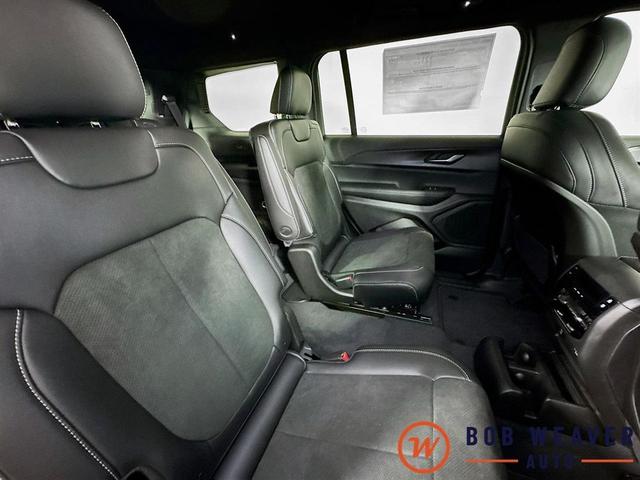 Photo of 2025 Bright White Clearcoat Jeep Grand Cherokee L