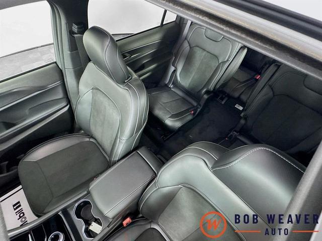 Photo of 2025 Bright White Clearcoat Jeep Grand Cherokee L