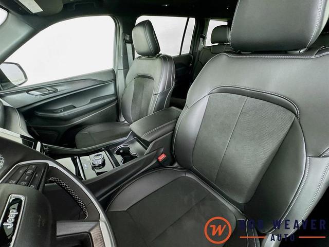 Photo of 2025 Bright White Clearcoat Jeep Grand Cherokee L