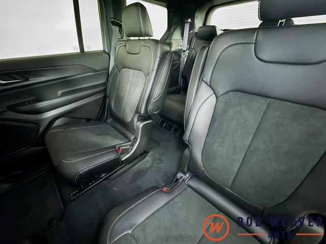 Photo of 2025 Bright White Clearcoat Jeep Grand Cherokee L