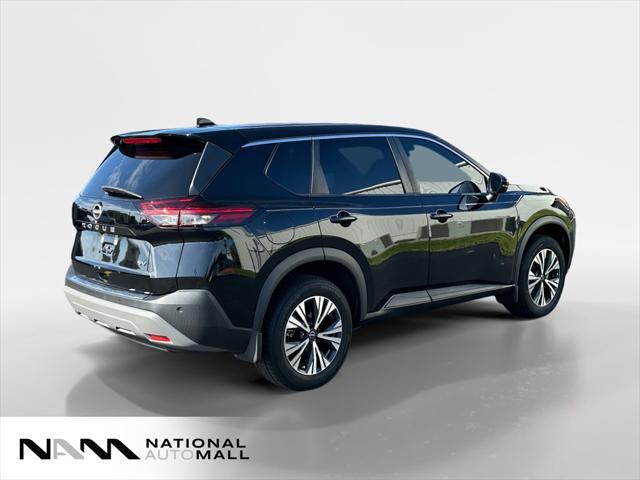 Photo of 2022 Super Black Nissan Rogue