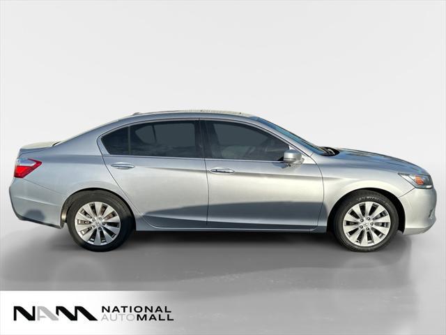 Photo of 2014 Alabaster Silver Metallic Honda Accord