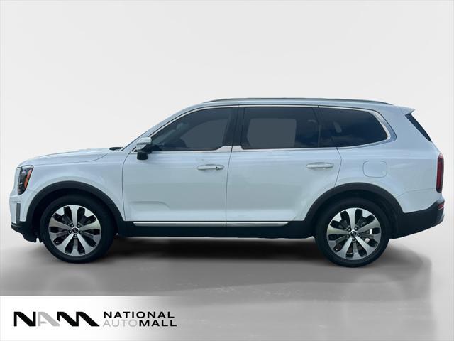 Photo of 2020 Snow White Pearl Kia Telluride
