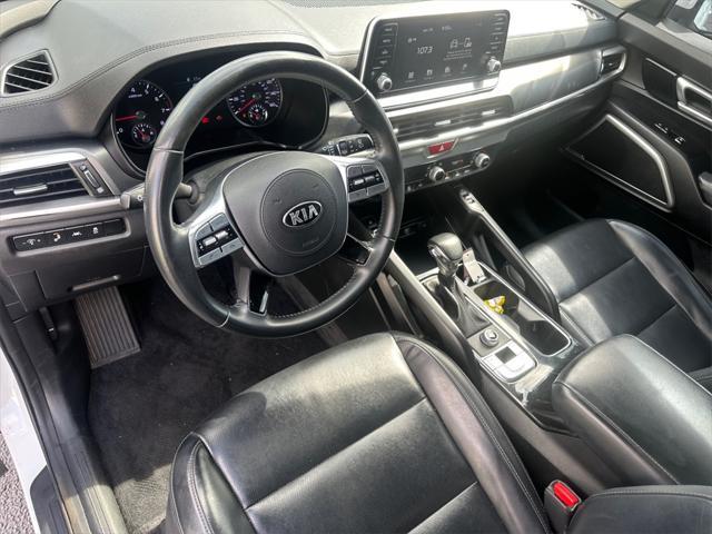 Photo of 2020 Snow White Pearl Kia Telluride