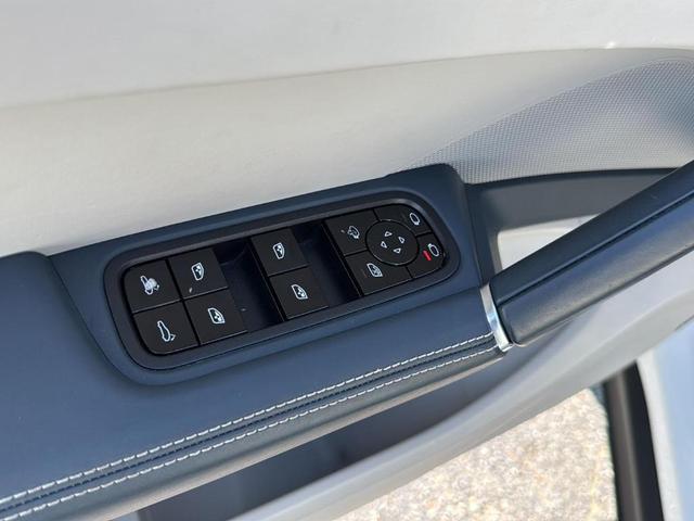 Photo of 2020 Carrara White Metallic Porsche Cayenne