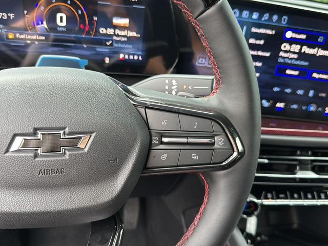 Photo of 2026 Mosaic Black Metallic Chevrolet Traverse