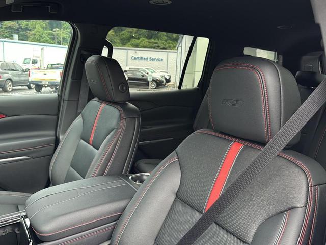 Photo of 2026 Mosaic Black Metallic Chevrolet Traverse