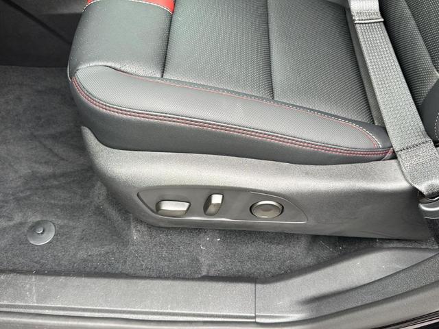 Photo of 2026 Mosaic Black Metallic Chevrolet Traverse