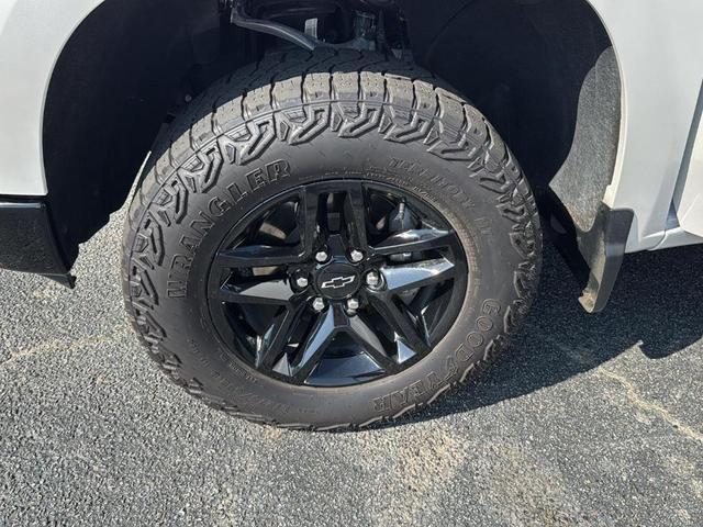 Photo of 2024 Iridescent Pearl Tricoat Chevrolet Silverado 1500