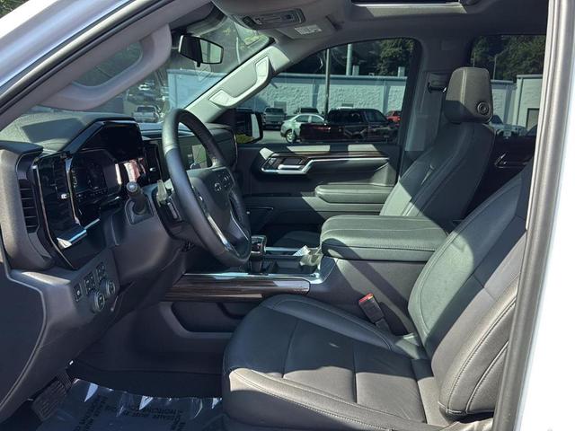 Photo of 2024 Iridescent Pearl Tricoat Chevrolet Silverado 1500