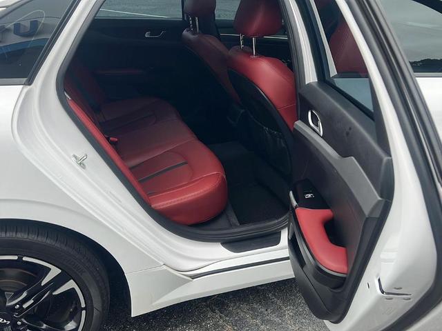 Photo of 2022 Glacial White Pearl Kia K5