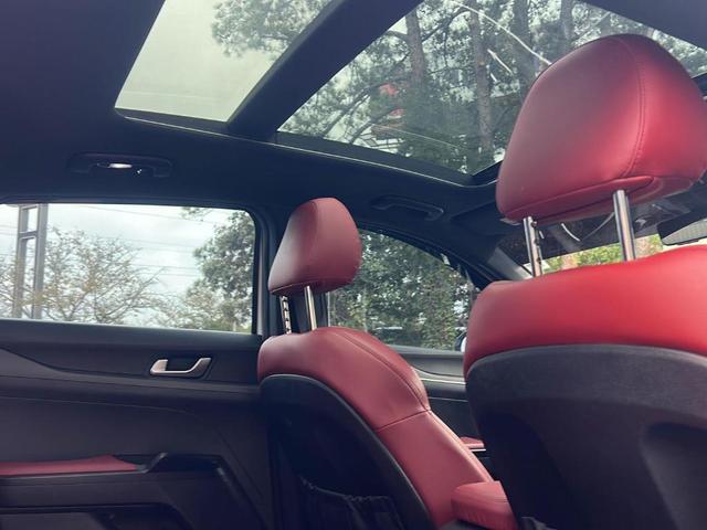 Photo of 2022 Glacial White Pearl Kia K5