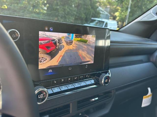 Photo of 2026 Summit White Chevrolet Colorado