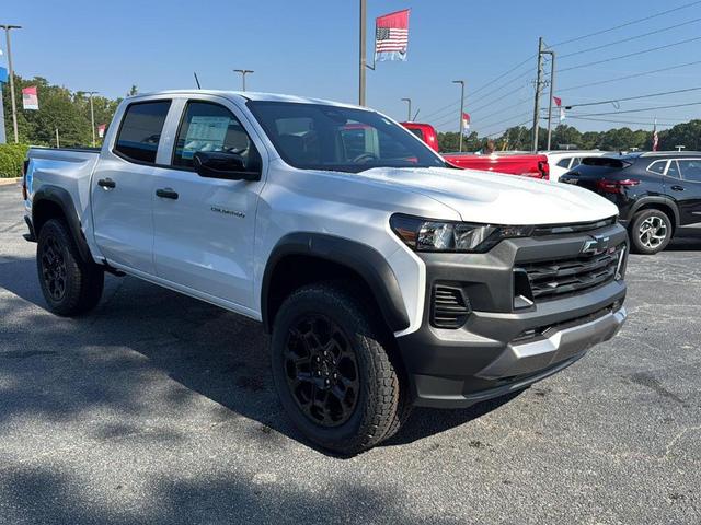 Photo of 2026 Summit White Chevrolet Colorado