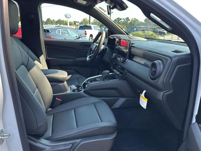 Photo of 2026 Summit White Chevrolet Colorado