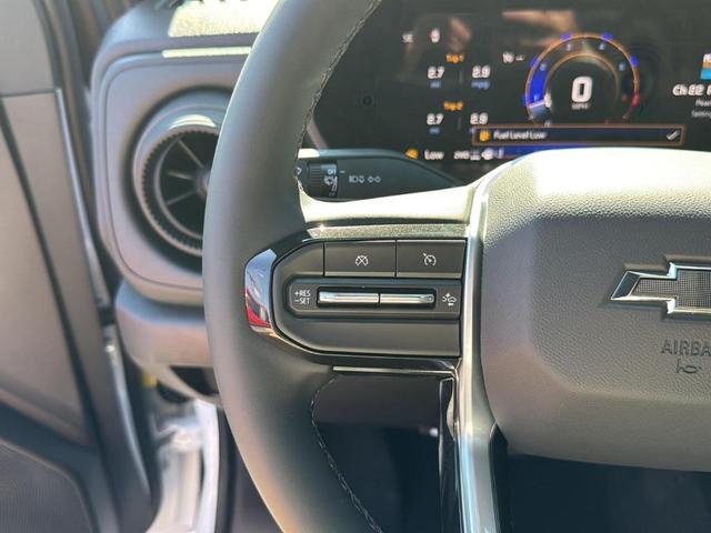 Photo of 2026 Summit White Chevrolet Colorado
