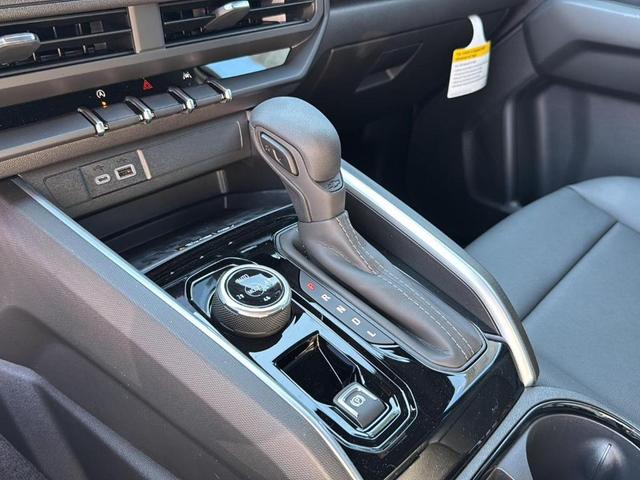 Photo of 2026 Summit White Chevrolet Colorado