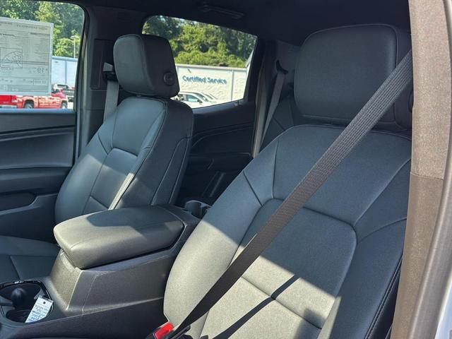 Photo of 2026 Summit White Chevrolet Colorado