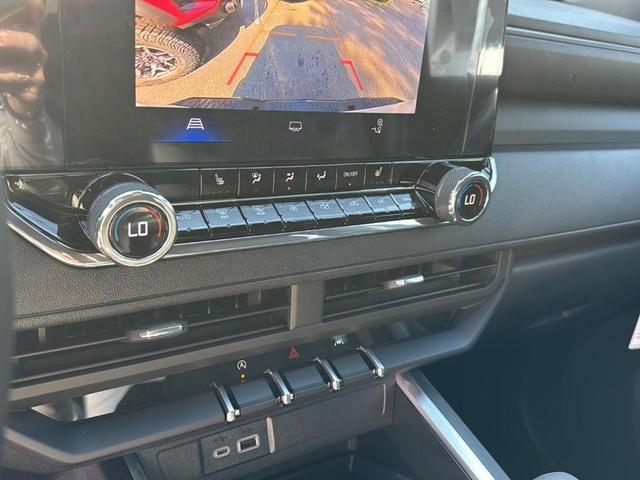 Photo of 2026 Summit White Chevrolet Colorado