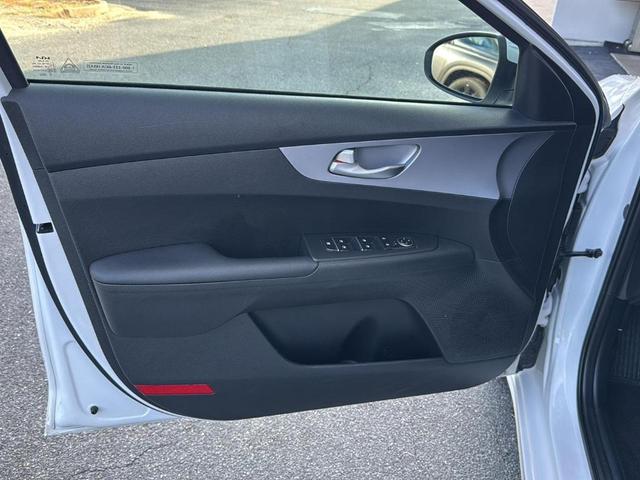Photo of 2024 Snow White Pearl Kia Forte