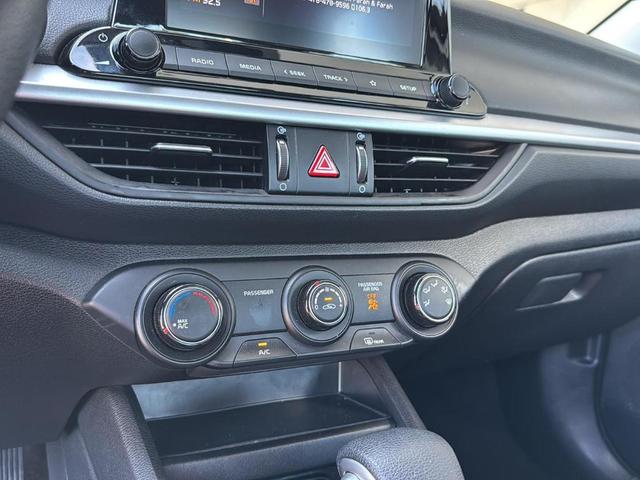 Photo of 2024 Snow White Pearl Kia Forte