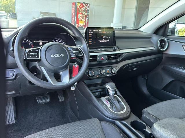 Photo of 2024 Snow White Pearl Kia Forte