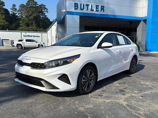Photo of 2024 Snow White Pearl Kia Forte