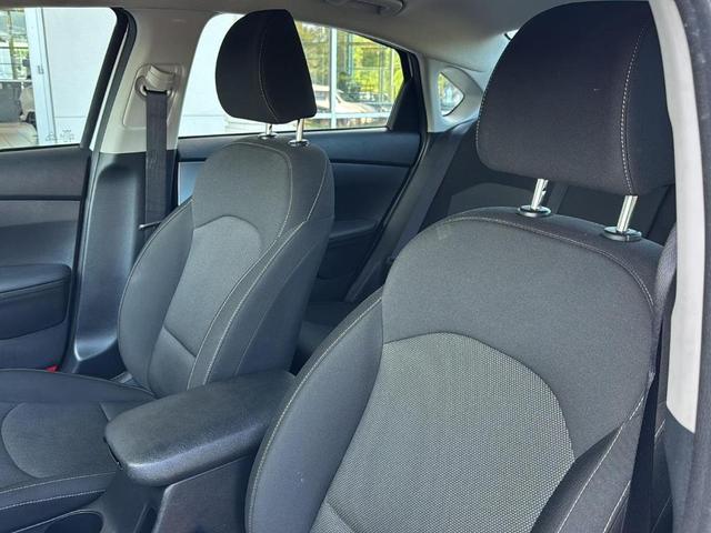 Photo of 2024 Snow White Pearl Kia Forte