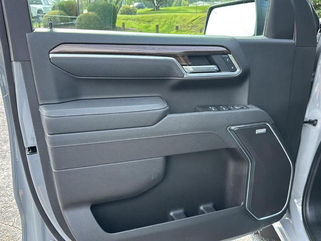 Photo of 2025 Slate Gray Metallic Chevrolet Silverado 1500