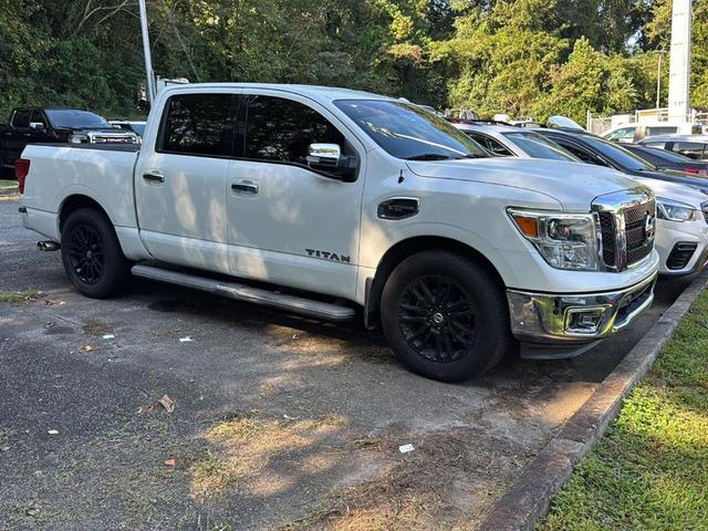 Photo of 2017 White Nissan Titan