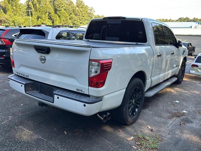 Photo of 2017 White Nissan Titan