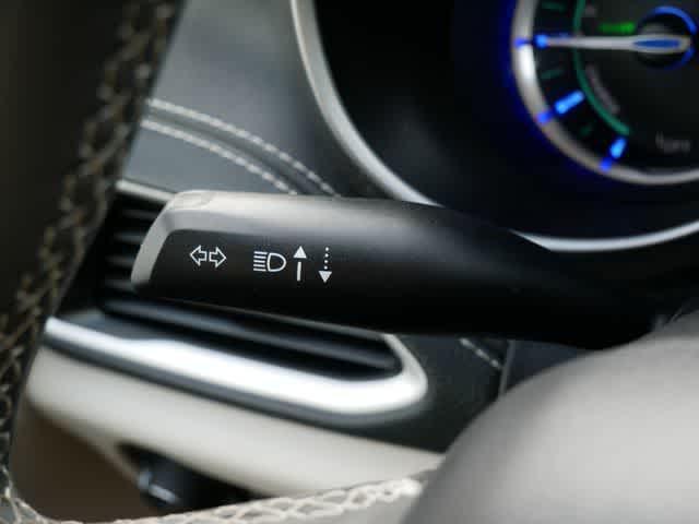 Photo of 2023 Silver Mist Clearcoat Chrysler Pacifica Hybrid