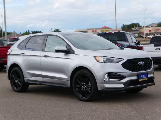 Photo of 2024 Iconic Silver Metallic Ford Edge