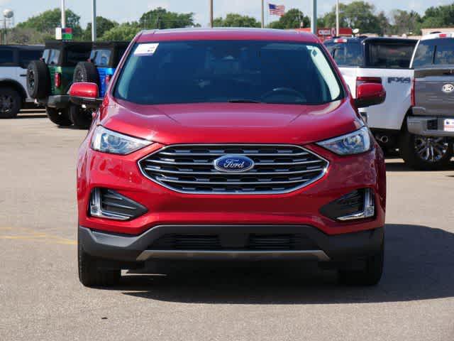 Photo of 2022 Rapid Red Metallic Tinted Clearcoat Ford Edge