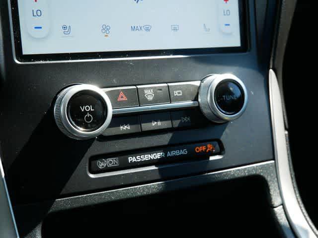 Photo of 2022 Rapid Red Metallic Tinted Clearcoat Ford Edge
