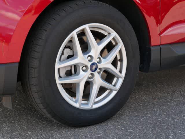 Photo of 2022 Rapid Red Metallic Tinted Clearcoat Ford Edge