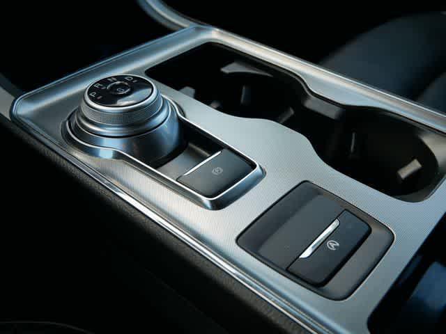Photo of 2022 Atlas Blue Metallic Ford Edge