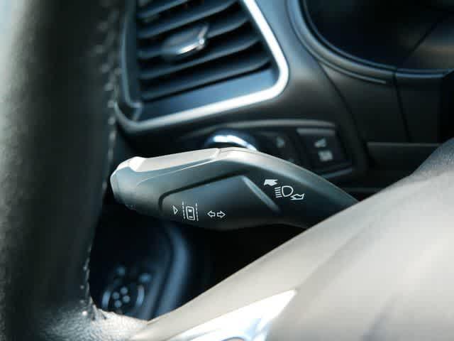 Photo of 2022 Atlas Blue Metallic Ford Edge