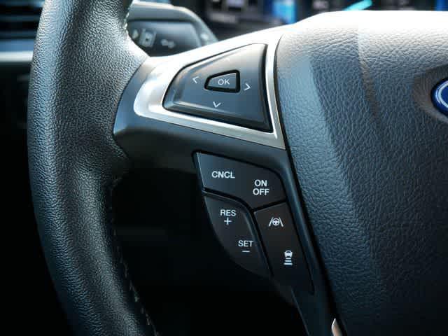 Photo of 2022 Atlas Blue Metallic Ford Edge
