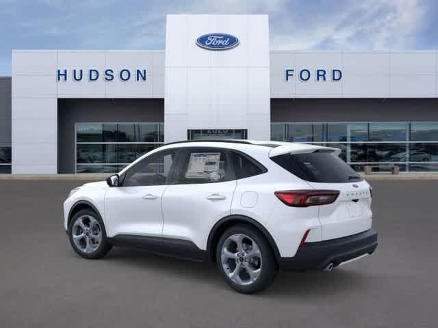Photo of 2025 Star White Metallic Tri-Coat Ford Escape