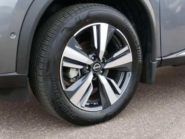 Photo of 2023 Gun Metallic Nissan Rogue