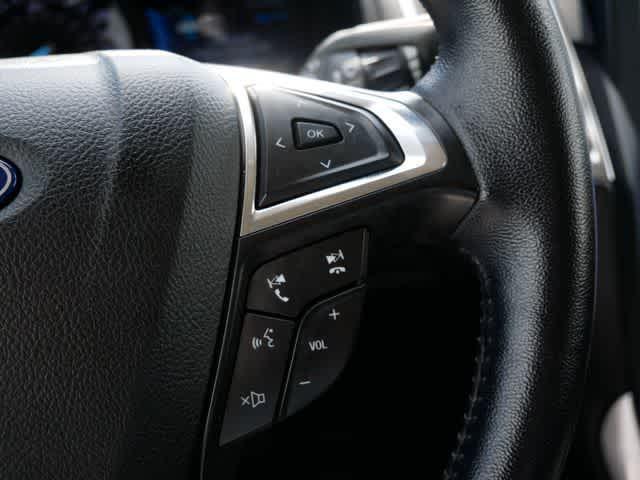 Photo of 2022 Iconic Silver Metallic Ford Edge