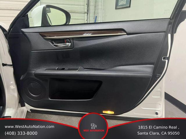 Photo of 2018 Eminent White Pearl Lexus ES 350