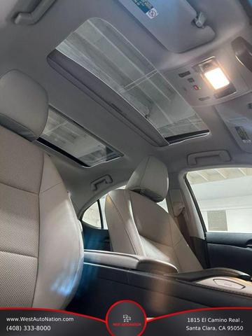 Photo of 2018 Eminent White Pearl Lexus ES 350