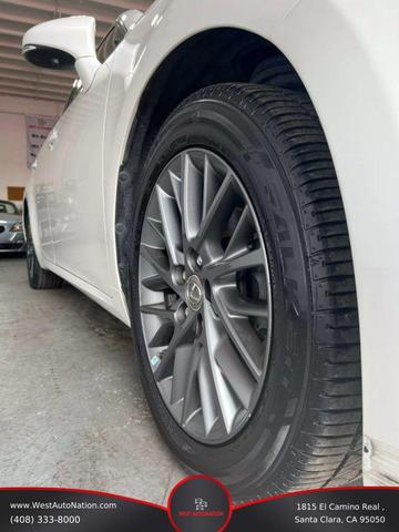 Photo of 2018 Eminent White Pearl Lexus ES 350